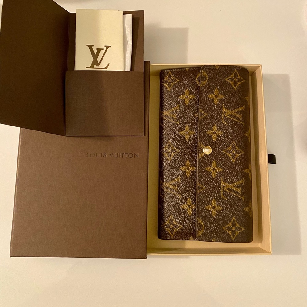 Louis Vuitton Sarah Wallet